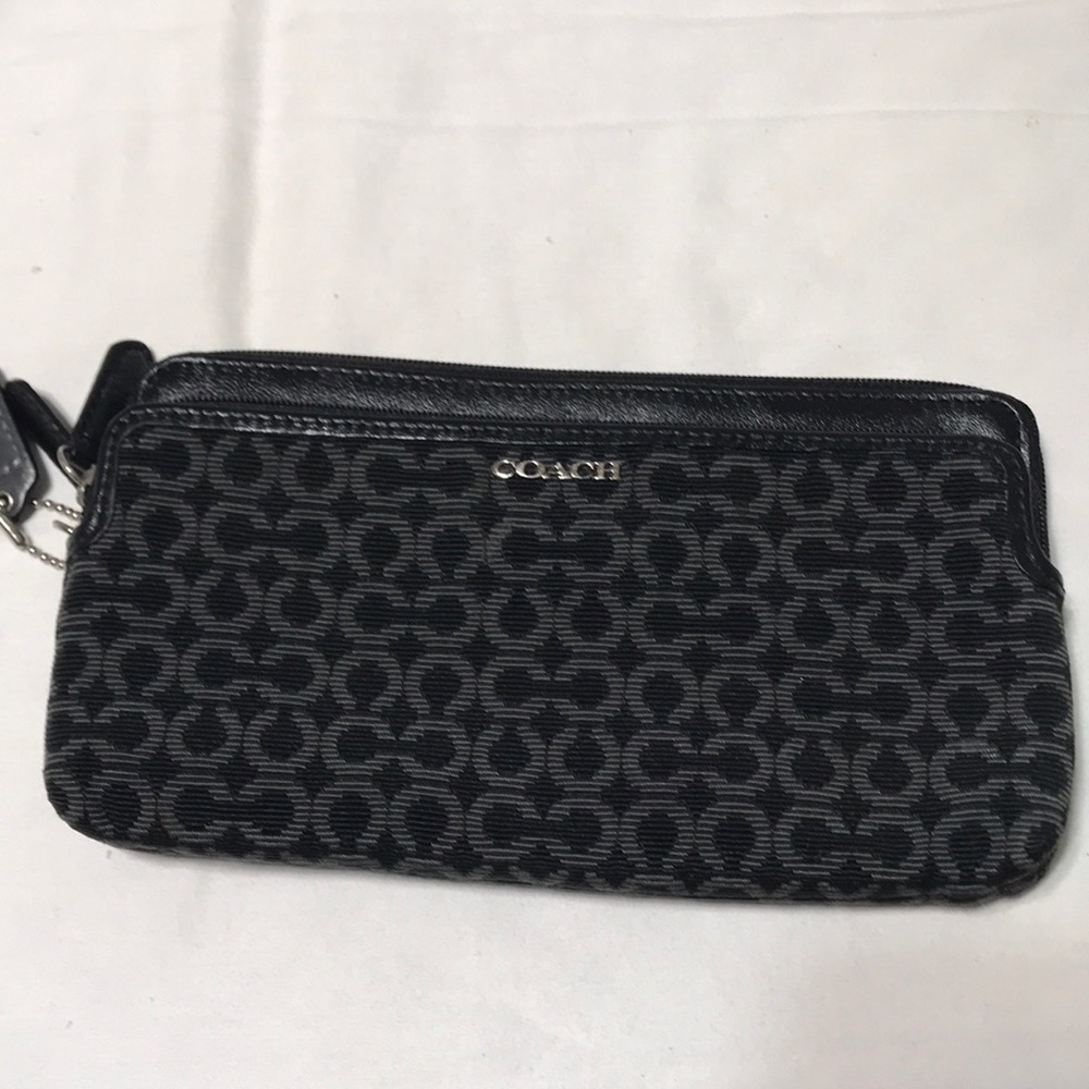 Coach Signature Wallet With Multiple Compartments… - image 1